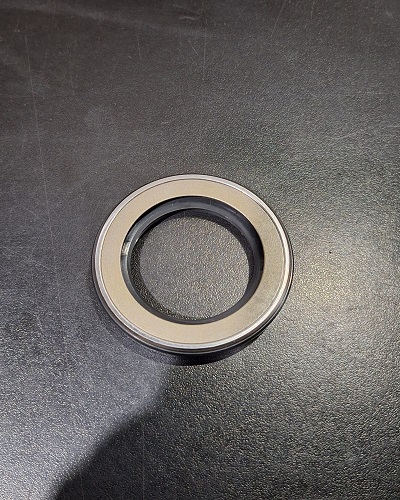 4613831 Retentor Tração 210G